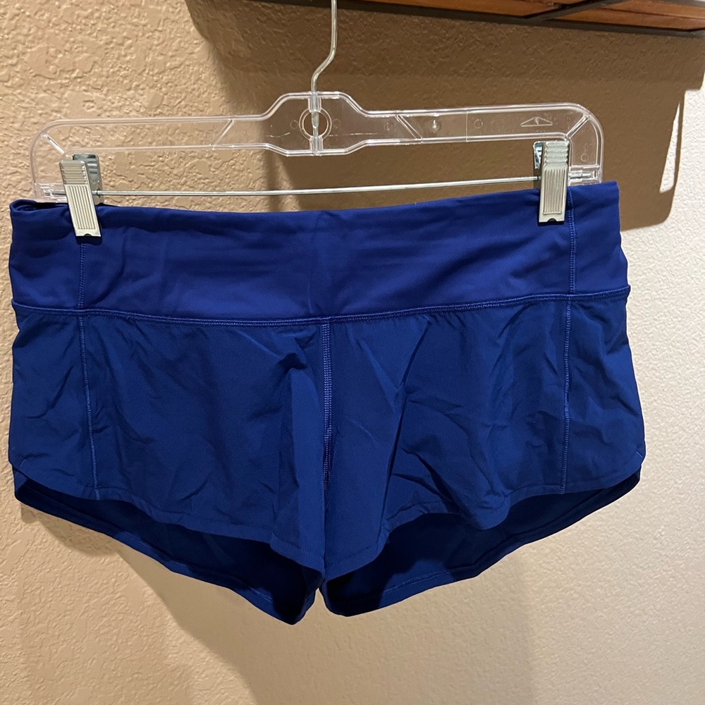 Lululemon 2.5” Speed-Up low rise shorts in royal blue, size 6.